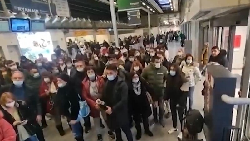 Българите които бяха блокирани в Германия кацнаха успешно у нас